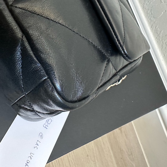 -SOLD- 💯Authentic Chanel 19 Small - Picture 7 of 15